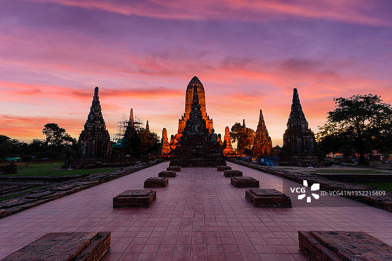 泰国阿瑜陀耶历史公园的柴瓦塔纳兰寺图片素材