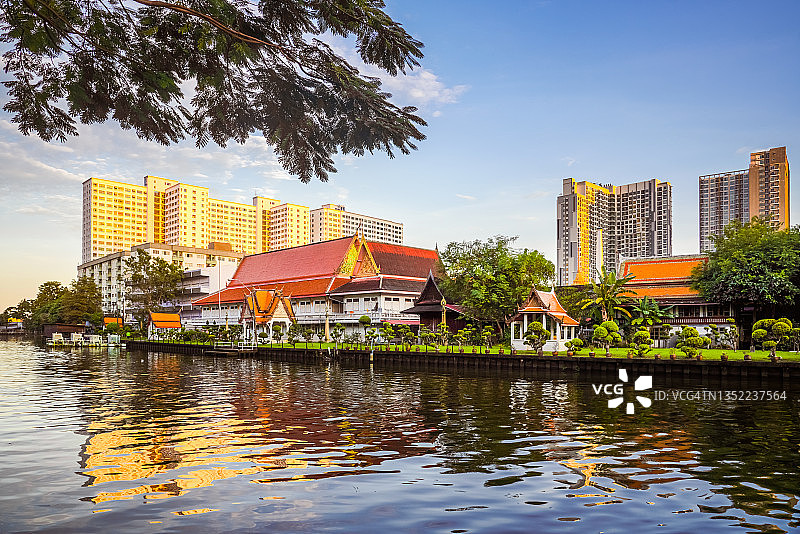 曼谷市内的泰国寺庙图片素材