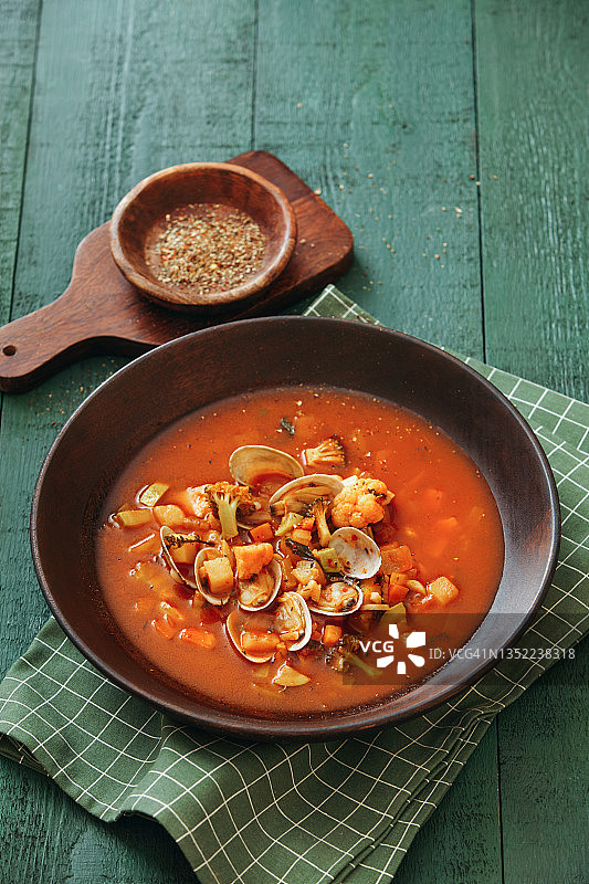 夏季海鲜蔬菜汤图片素材