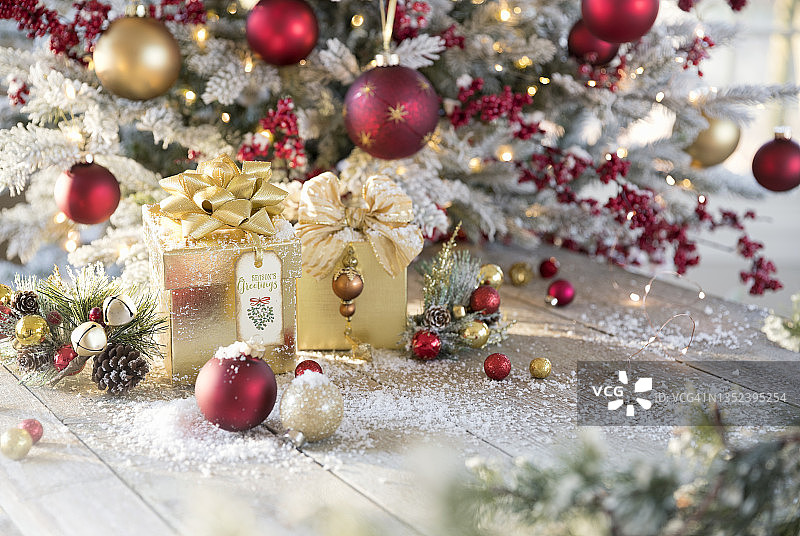 圣诞树与礼物图片素材