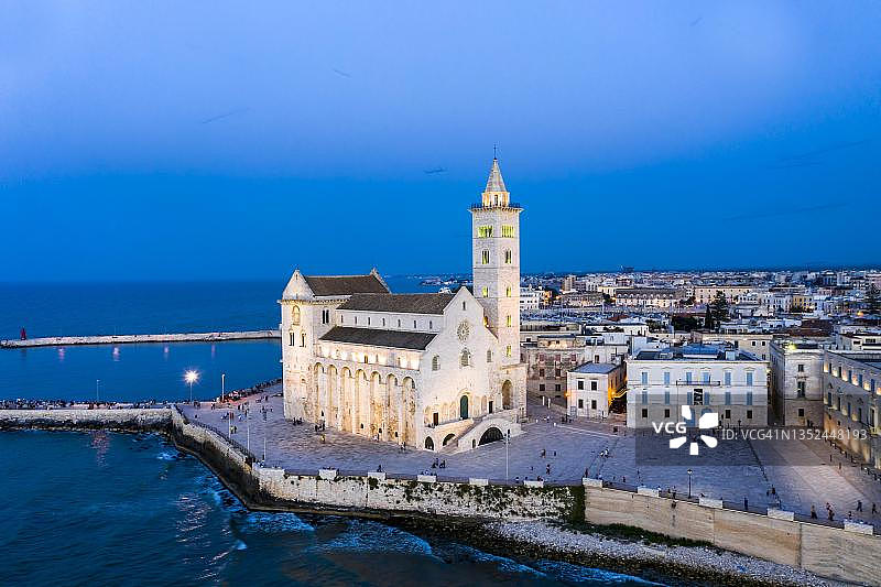 意大利南部普利亚大区特拉尼空景图片素材