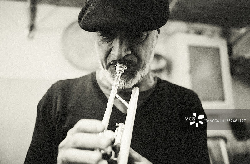 小号演奏者图片素材