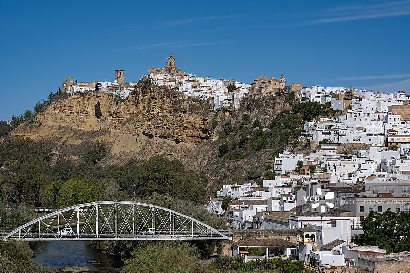 西班牙安达卢西亚白色乡村阿尔科斯德拉弗龙特拉图片素材
