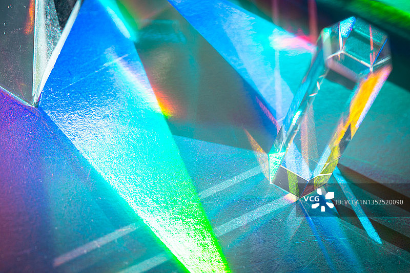 棱镜折射阳光图片素材