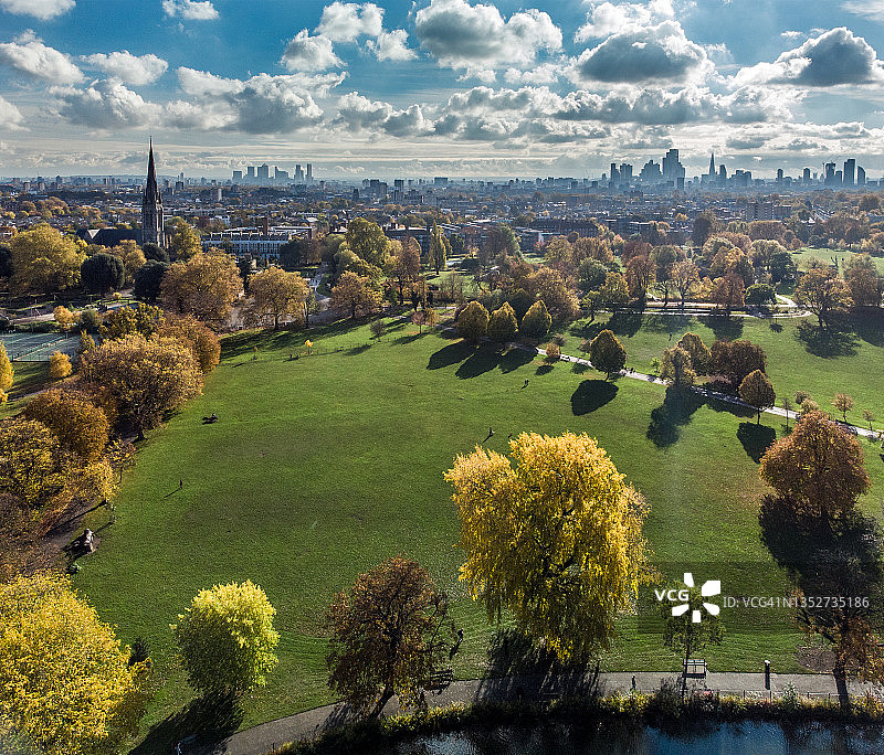 秋天的伦敦克利索尔德公园图片素材