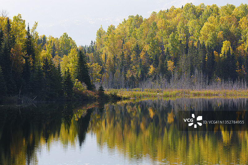 卡普赛兹，秋季的湖泊图片素材