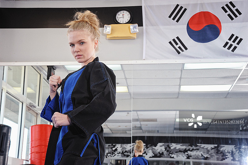 格斗姿势图片素材