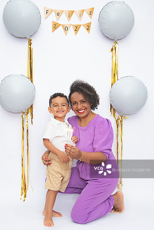 母子新年庆祝图片素材