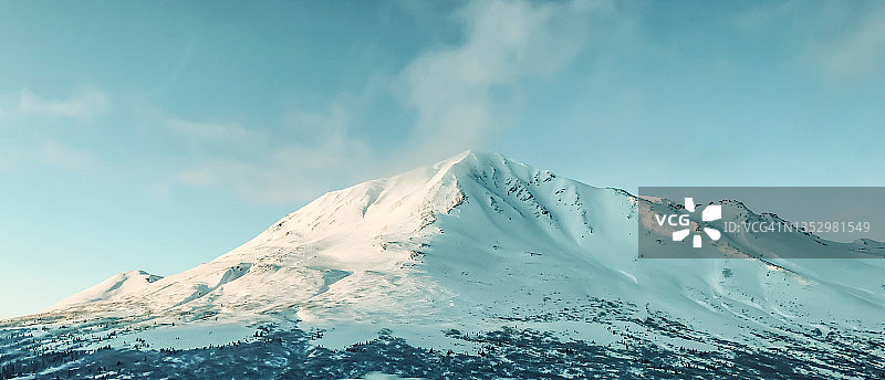 阿拉斯加州的雪山图片素材