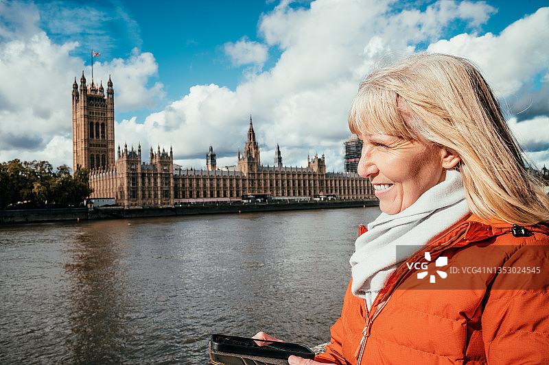 在英国伦敦的女人图片素材