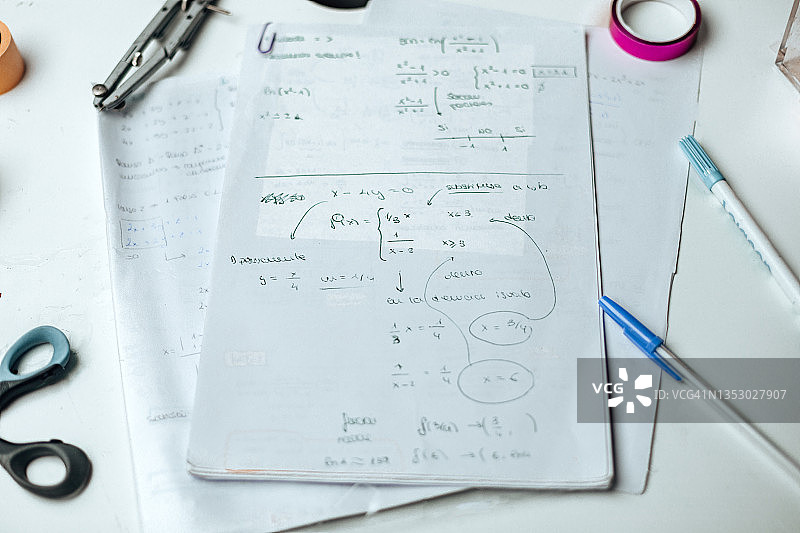 俯视角度的数学笔记图片素材