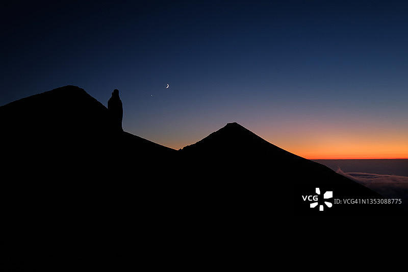 桑西山的神秘哨兵图片素材