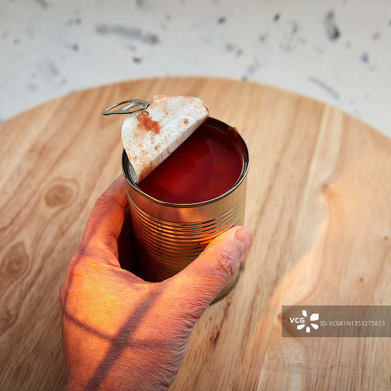 罐头装切碎的番茄图片素材