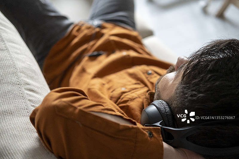 正在播放一些新音乐图片素材