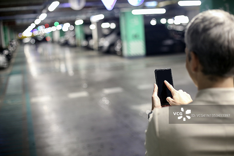 使用停车App图片素材