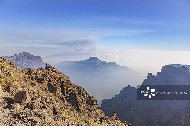 拉帕尔马岛火山喷发：老峰火山喷气孔图片素材