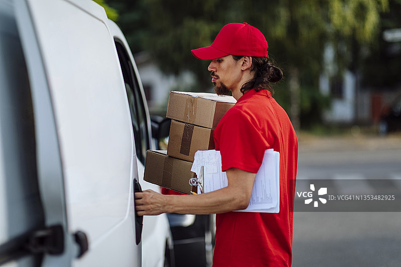 当天的第一批送货图片素材