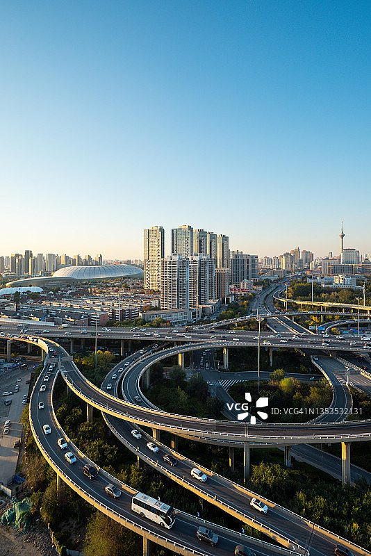 城市高架路高峰时段景象图片素材
