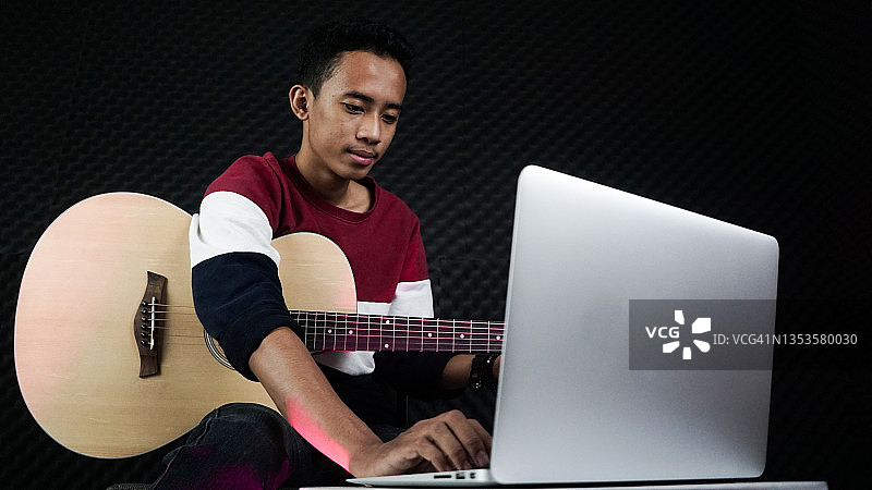 原声吉他在线课程图片素材