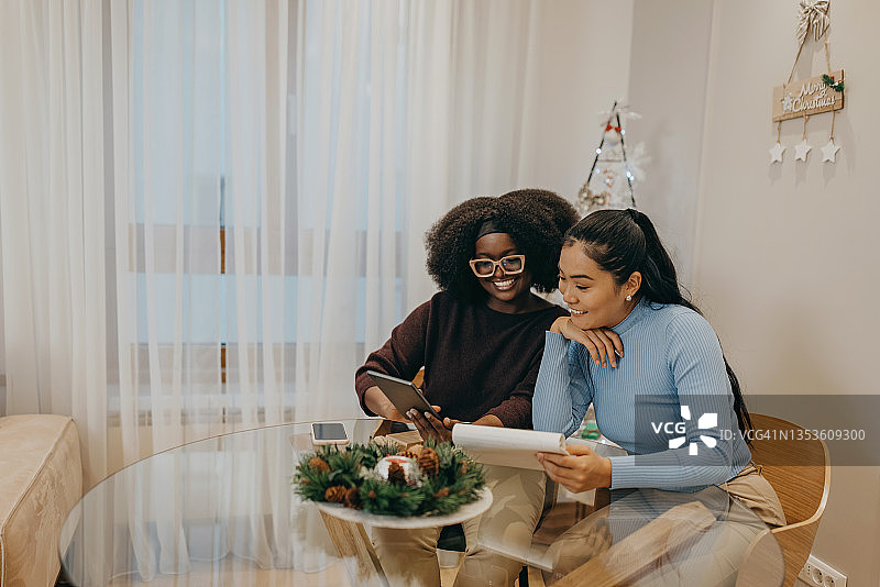 假期在线工作图片素材