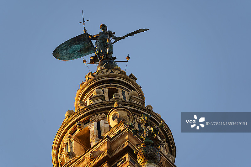 塞维利亚大教堂吉拉尔达钟楼顶部特写图片素材