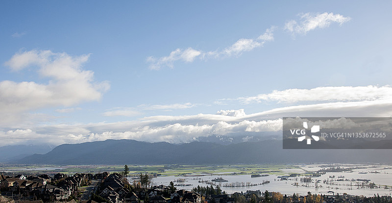 加拿大不列颠哥伦比亚省阿伯茨福德苏马斯草原洪水图片素材