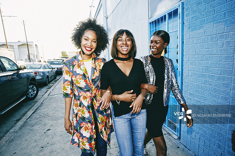 年轻的都市女性图片素材