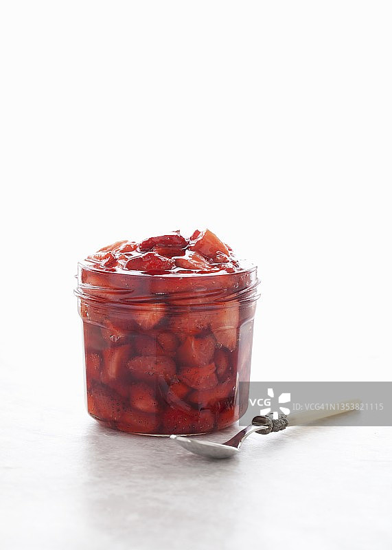 烤草莓酱罐头图片素材