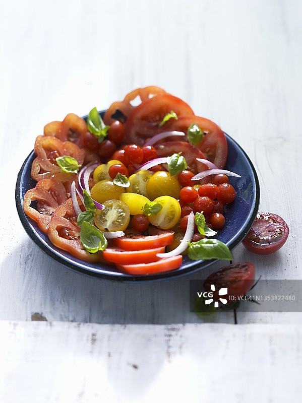 大小番茄沙拉图片素材