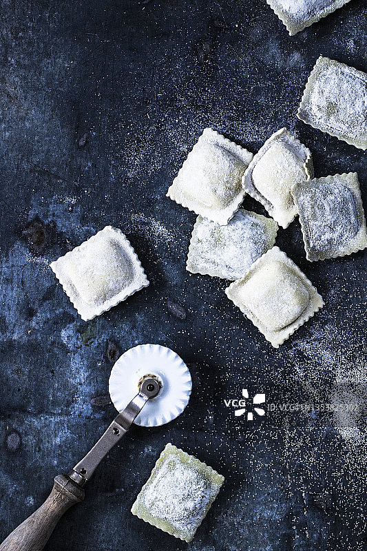 自制意大利饺子图片素材