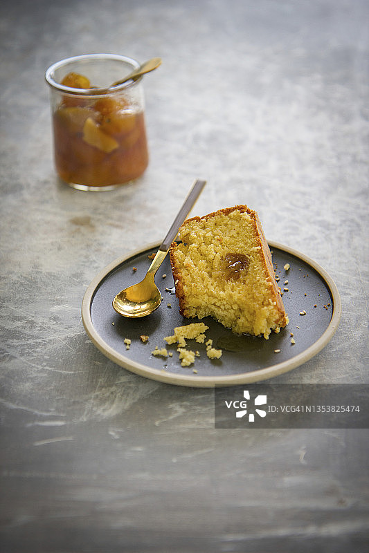 芝麻酱金桔蛋糕切片图片素材