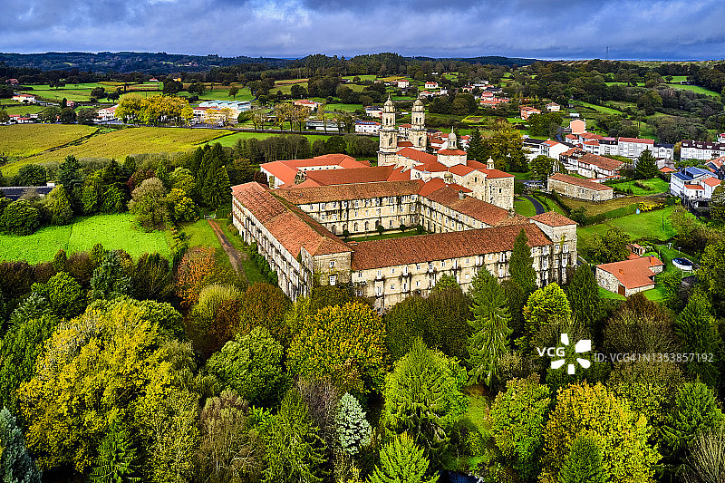 西班牙加利西亚圣玛丽亚德索布拉多斯蒙赫斯修道院图片素材