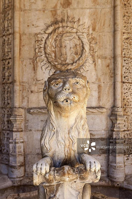 里斯本贝伦哲罗尼莫斯修道院的喷泉图片素材