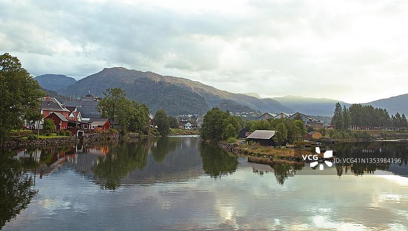 挪威罗加兰郡吕菲尔克Saudafjord的景色图片素材