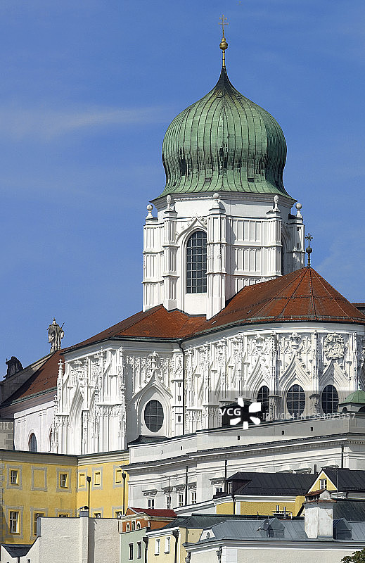 从东南方看帕绍的圣斯蒂芬大教堂图片素材