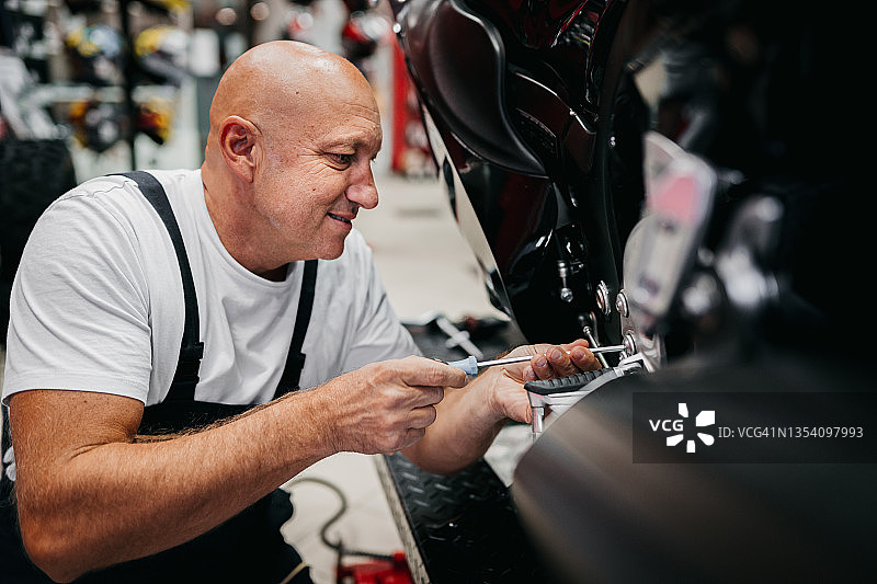 自行车修理图片素材