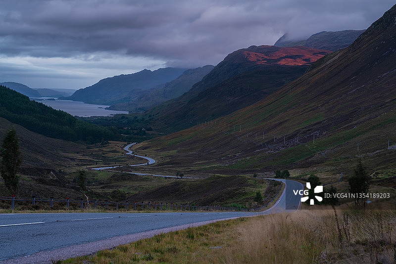 多赫蒂峡谷日出前图片素材