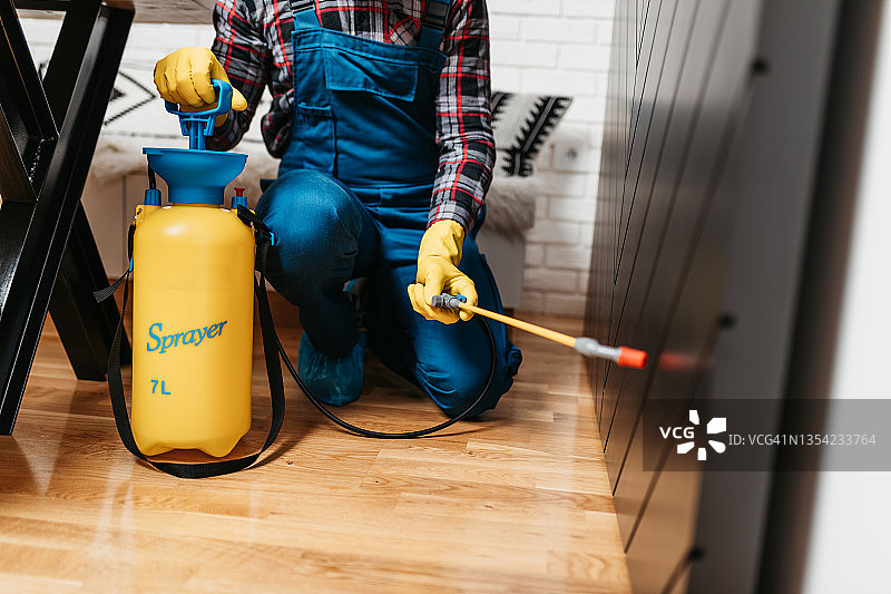 工作服灭虫人员图片素材