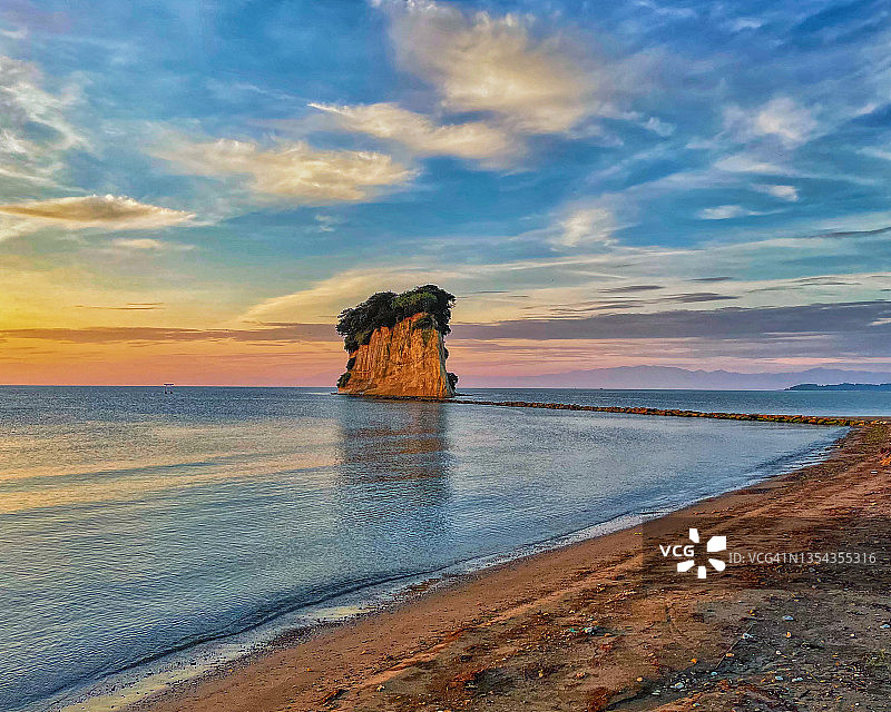 见附岛上的晨曦图片素材