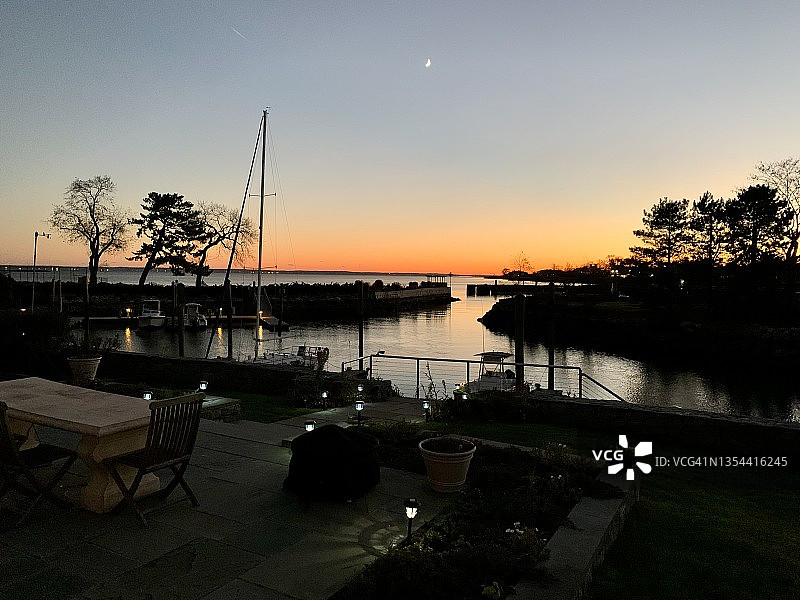 水面日落图片素材