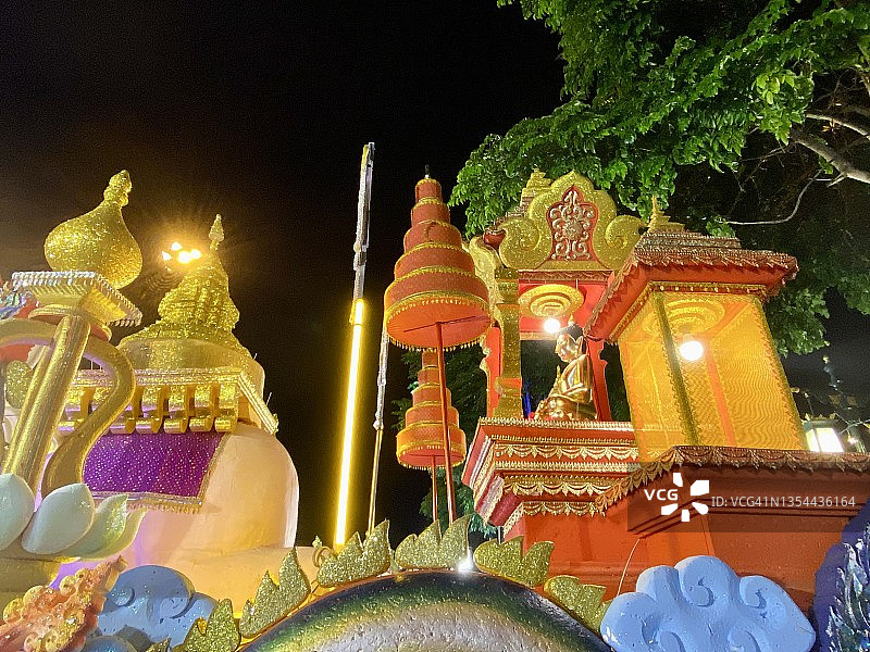 传统泰国水灯装饰之美图片素材