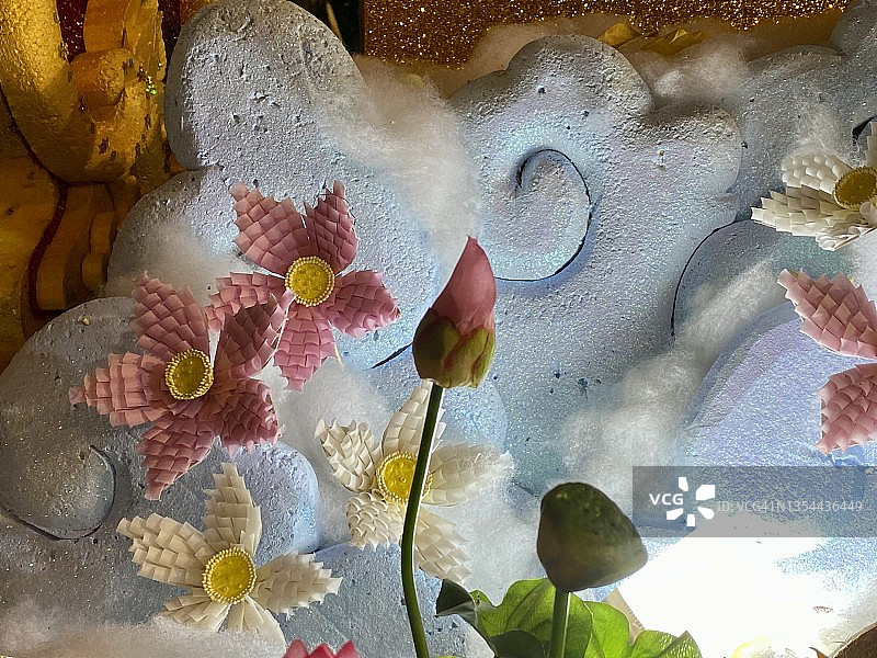 传统泰国水灯装饰之美图片素材