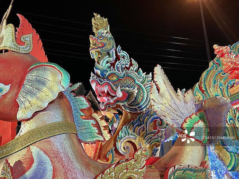 传统泰国水灯装饰之美图片素材