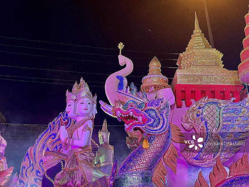 传统泰国水灯装饰之美图片素材