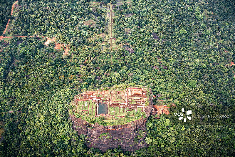 斯里兰卡锡吉里耶狮子岩的俯视视角图片素材