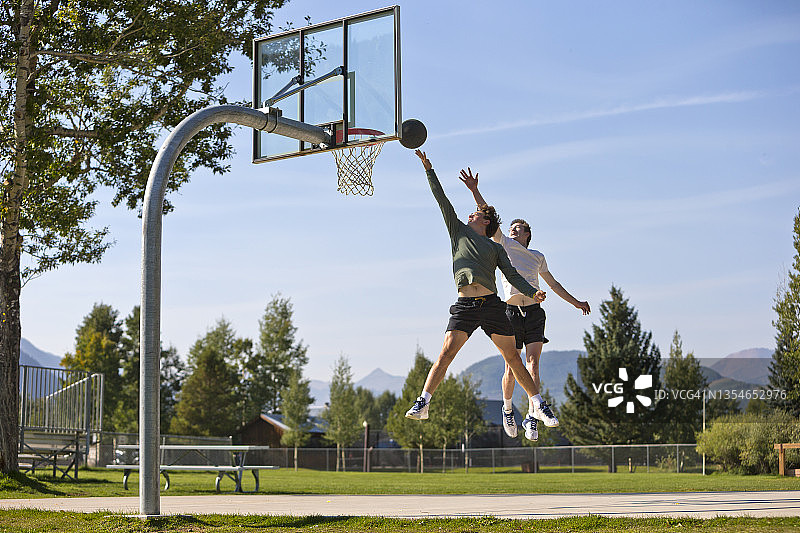 青少年篮球图片素材
