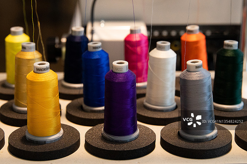 彩色线轴图片素材