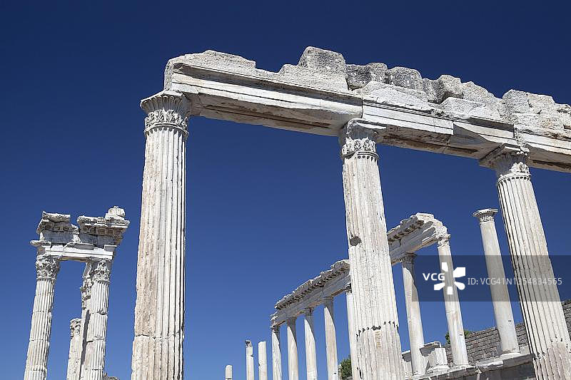 土耳其伊兹密尔省贝尔加马图拉真神庙图片素材