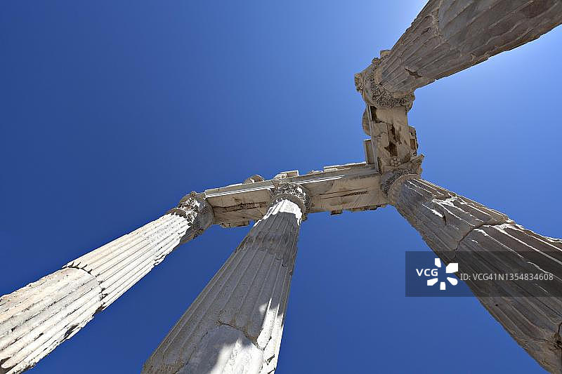 土耳其伊兹密尔省贝尔加马图拉真神庙图片素材