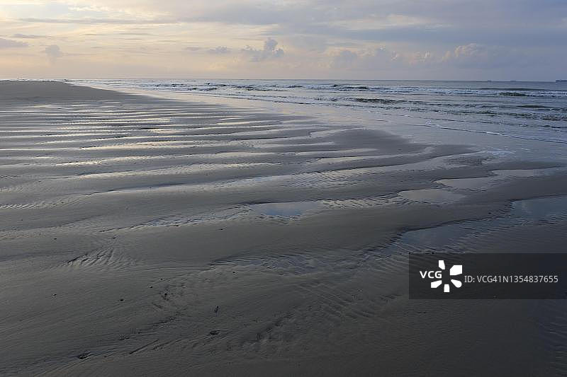 北海海岸的傍晚景色，德国下萨克森州图片素材